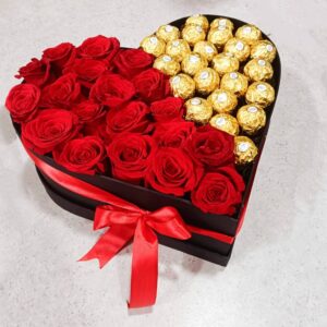 Corazón Rosas con Ferreros